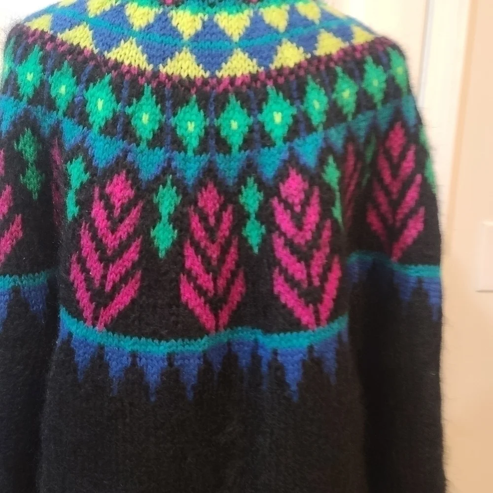 FORENZA Authentic Sports sweater size medium.